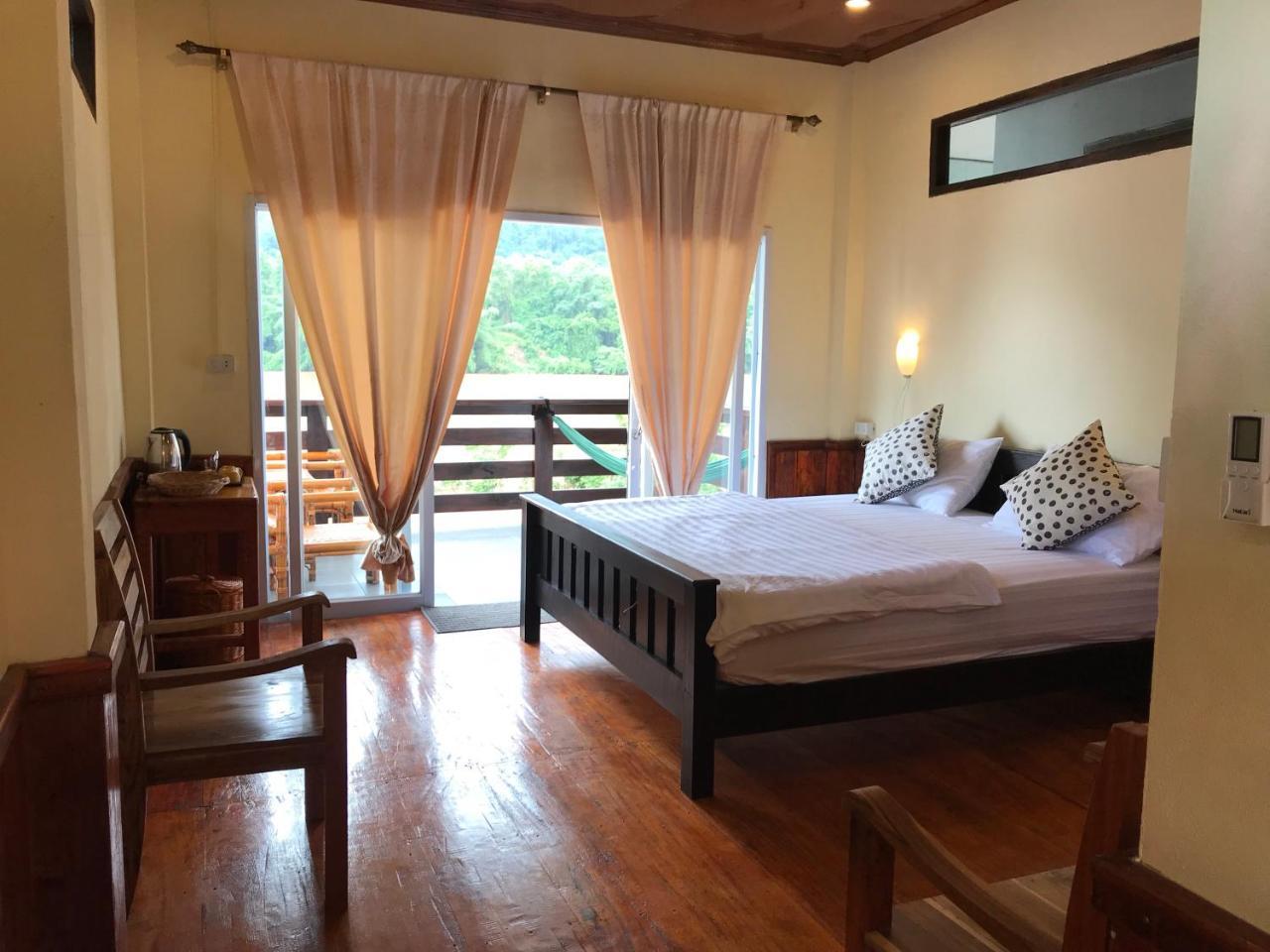 Riverview Bungalows & Gh Muang Ngoi Exterior foto